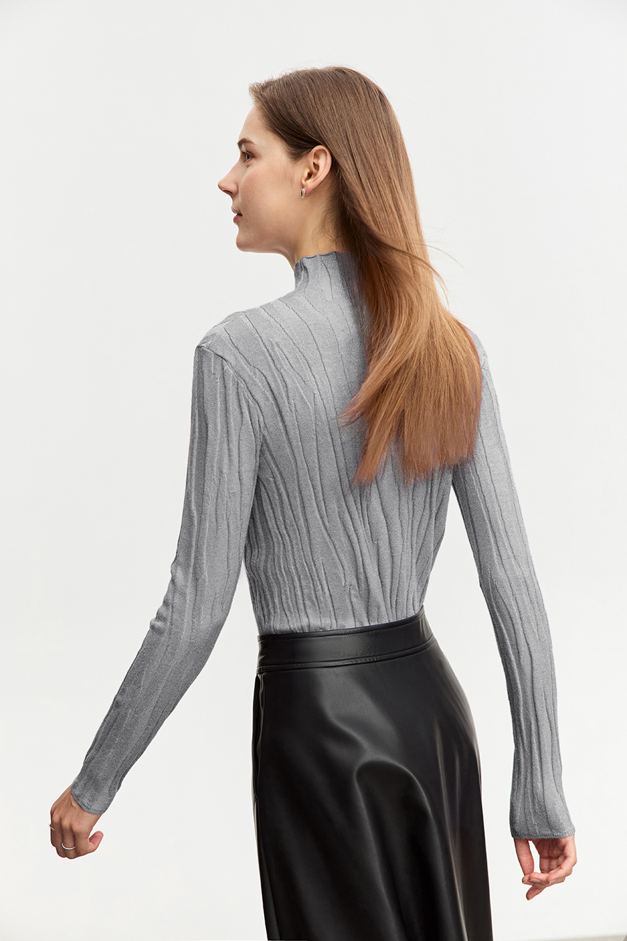 Wool - containing High Neck Slim Sweater|AMII-AMII.com