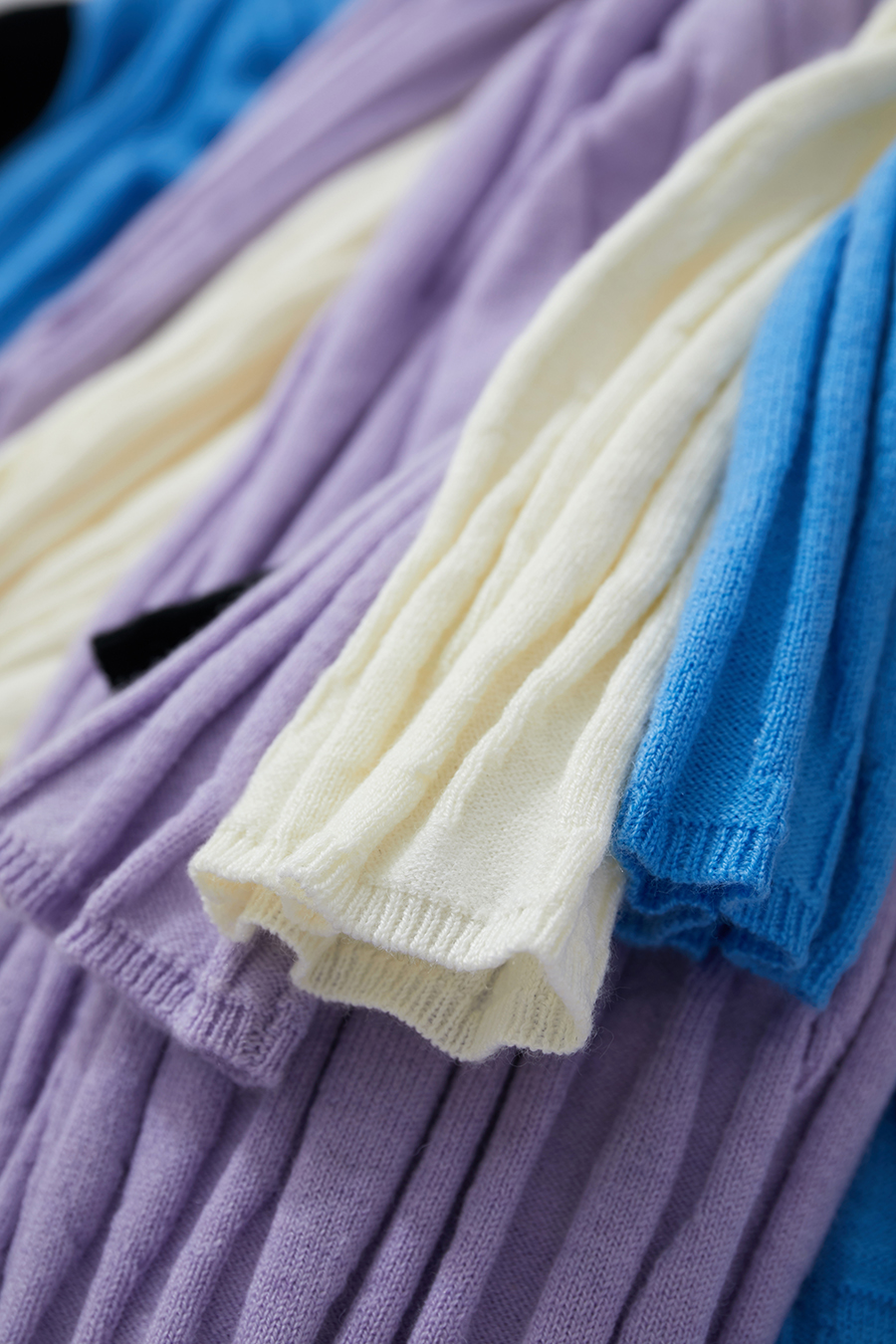 Wool - containing High Neck Slim Sweater|AMII-AMII.com