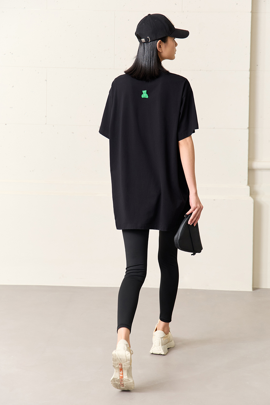 Hyaluronic acid fabric tee with bear print|AMII