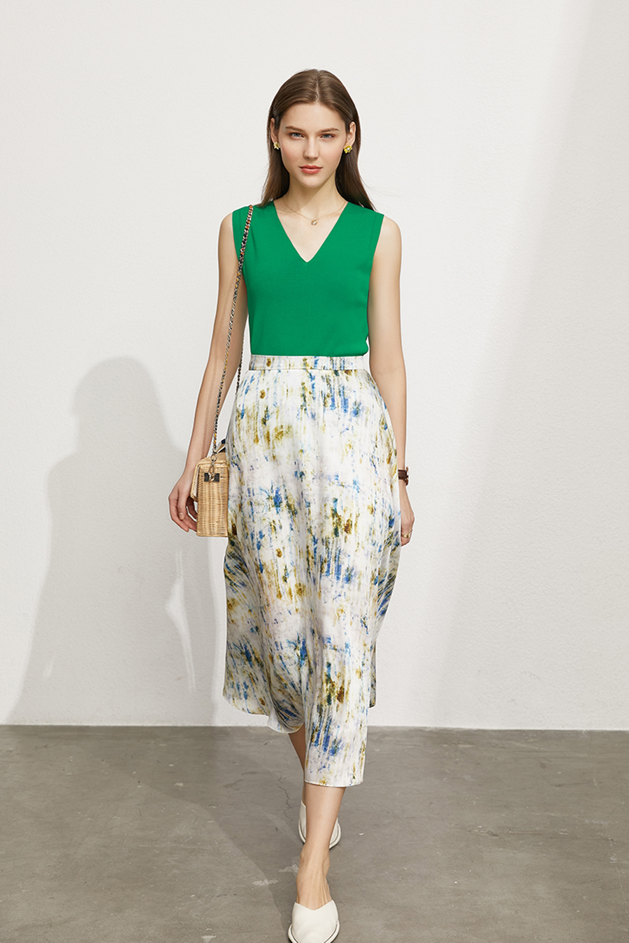 Bifilar Yarn V - Neck Slim Camisole|AMII-AMII.com