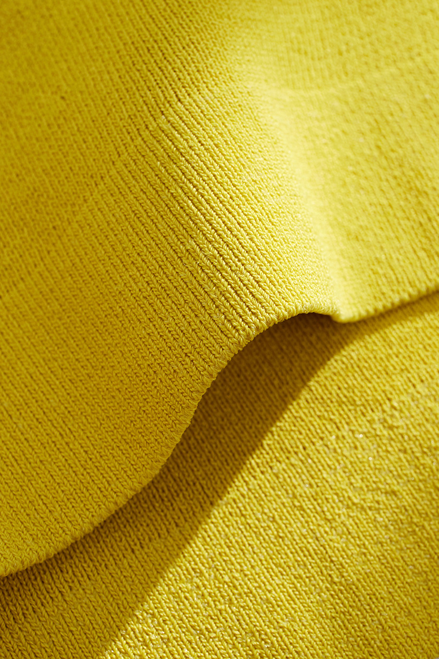 Bifilar Yarn V - Neck Slim Camisole|AMII-AMII.com