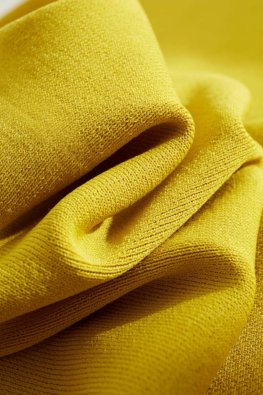 Bifilar Yarn V - Neck Slim Camisole|AMII-AMII.com