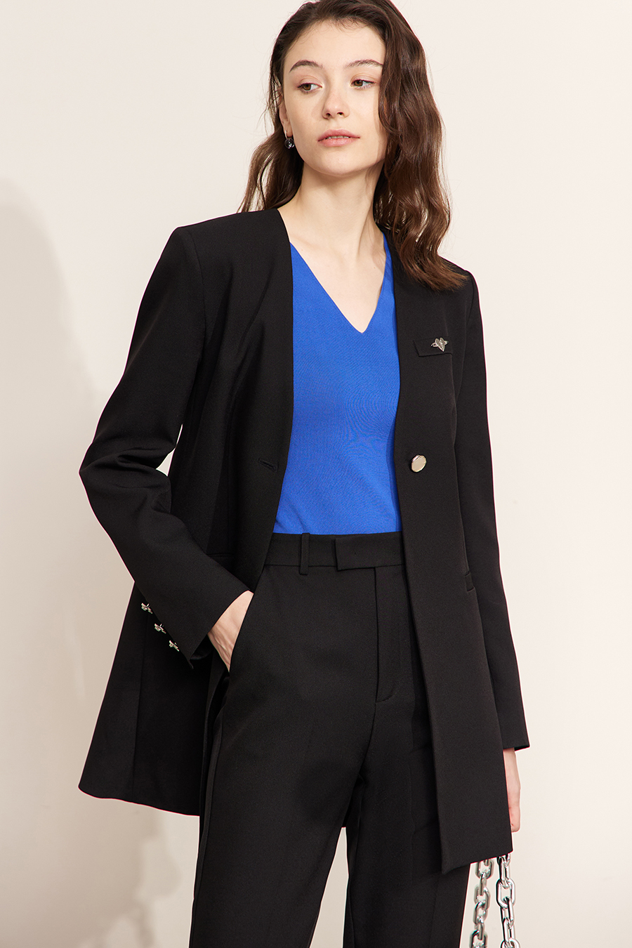 Bifilar Yarn V - Neck Slim Camisole|AMII-AMII.com