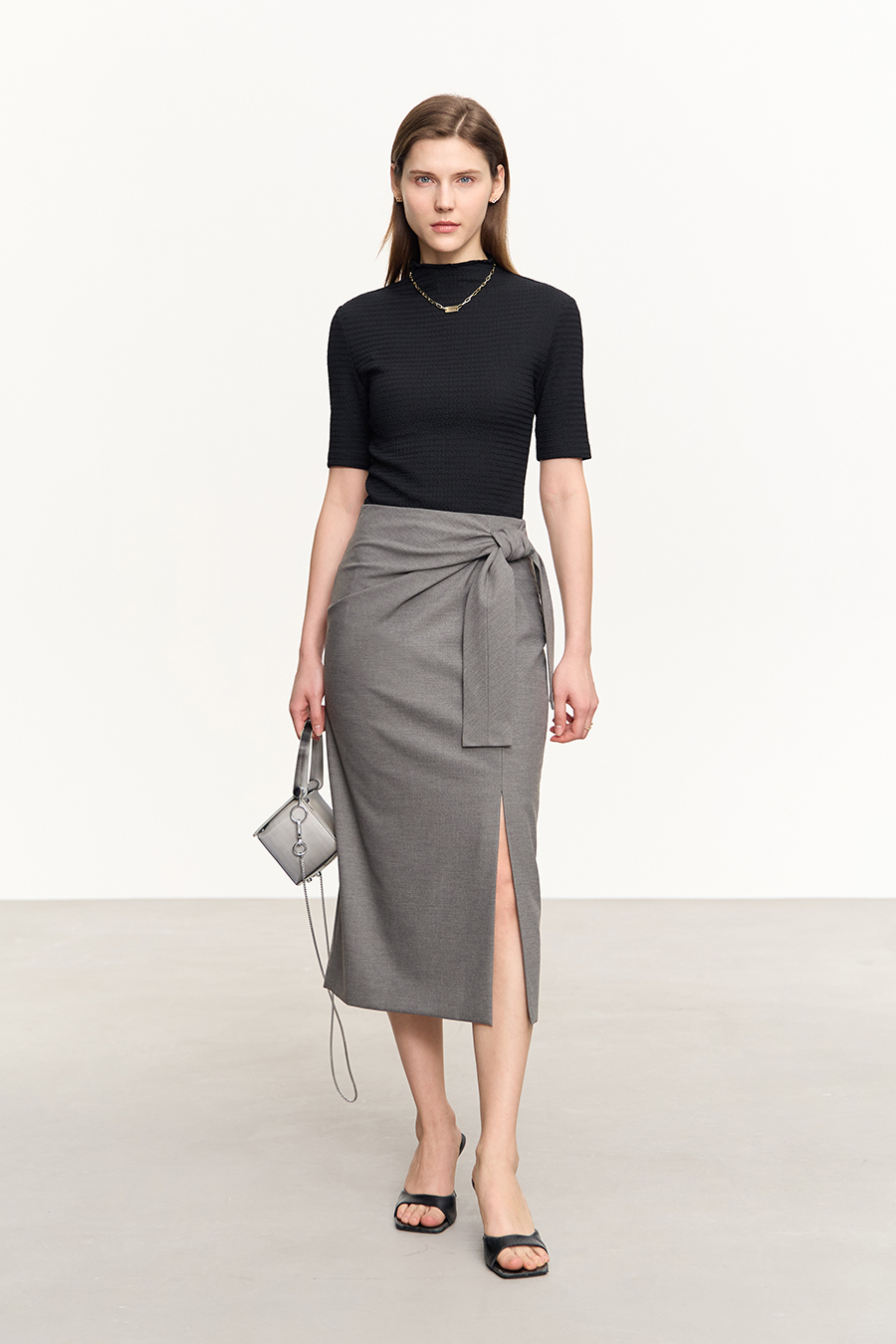 Tie Knot Slit Skirt