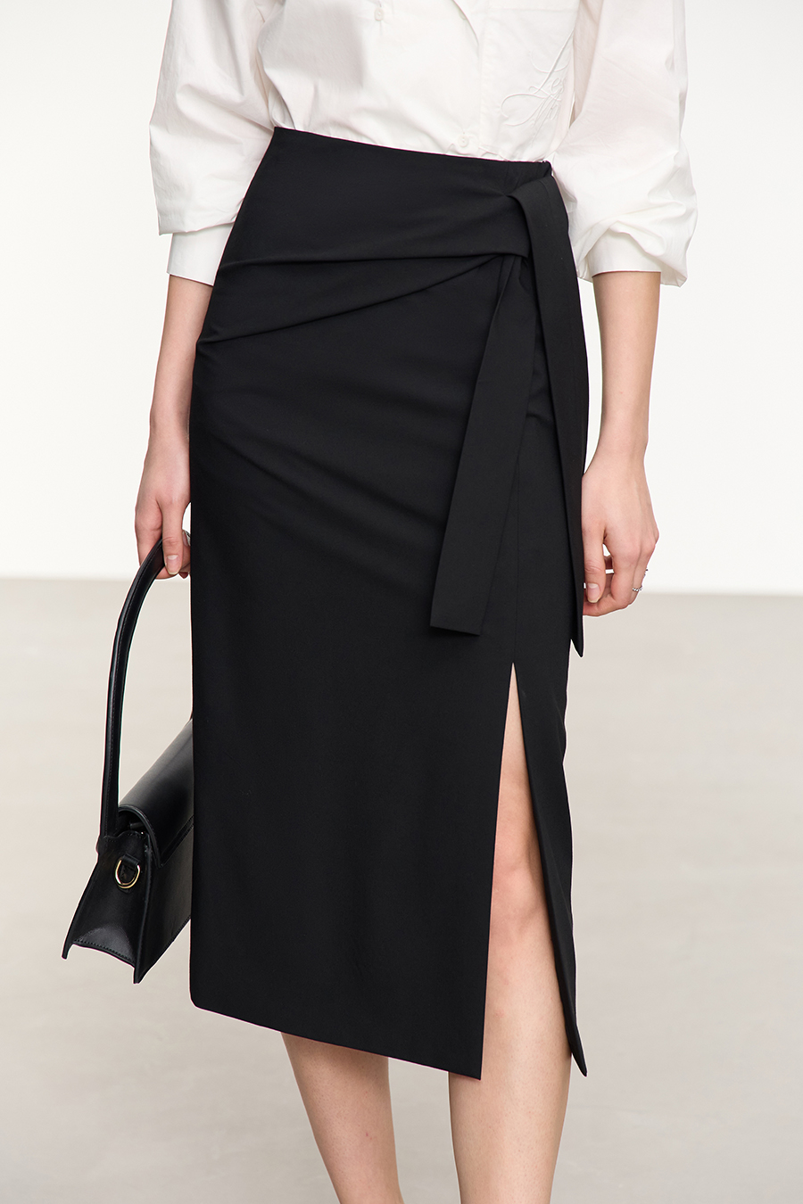 Tie Knot Slit Skirt