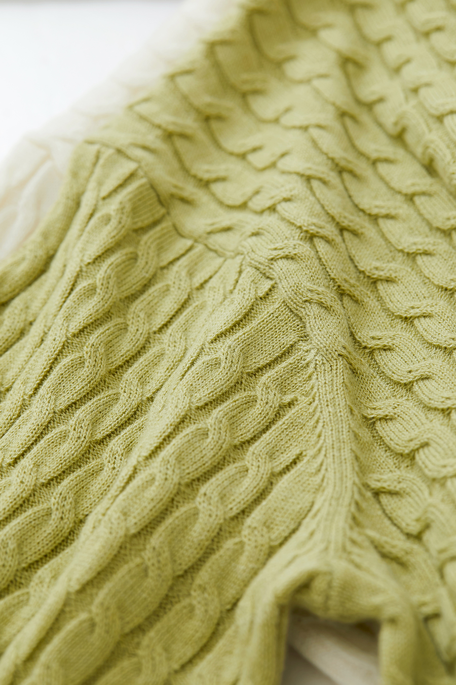 Loose Mid-length Cable Knit Sweater