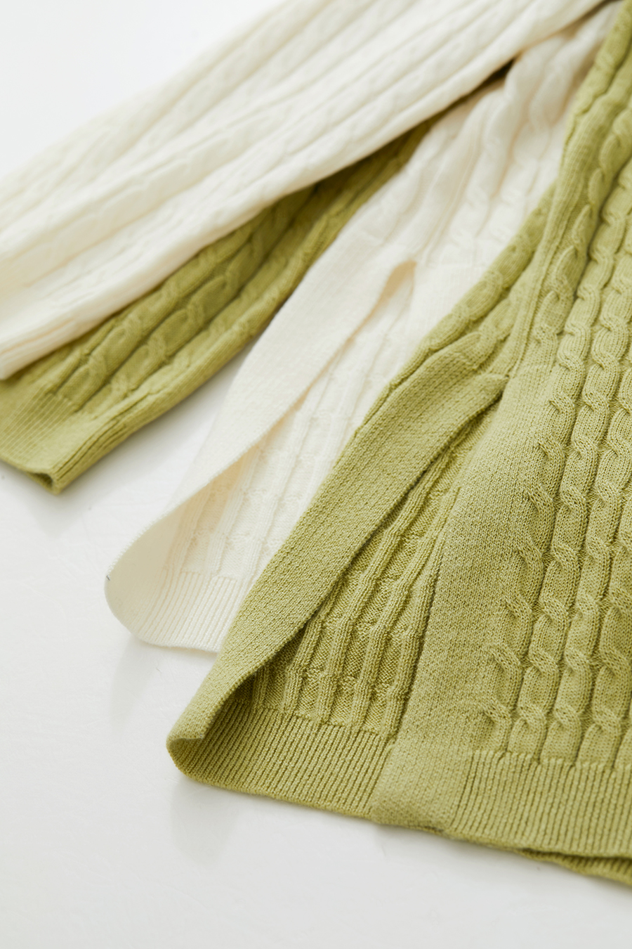 Loose Mid-length Cable Knit Sweater