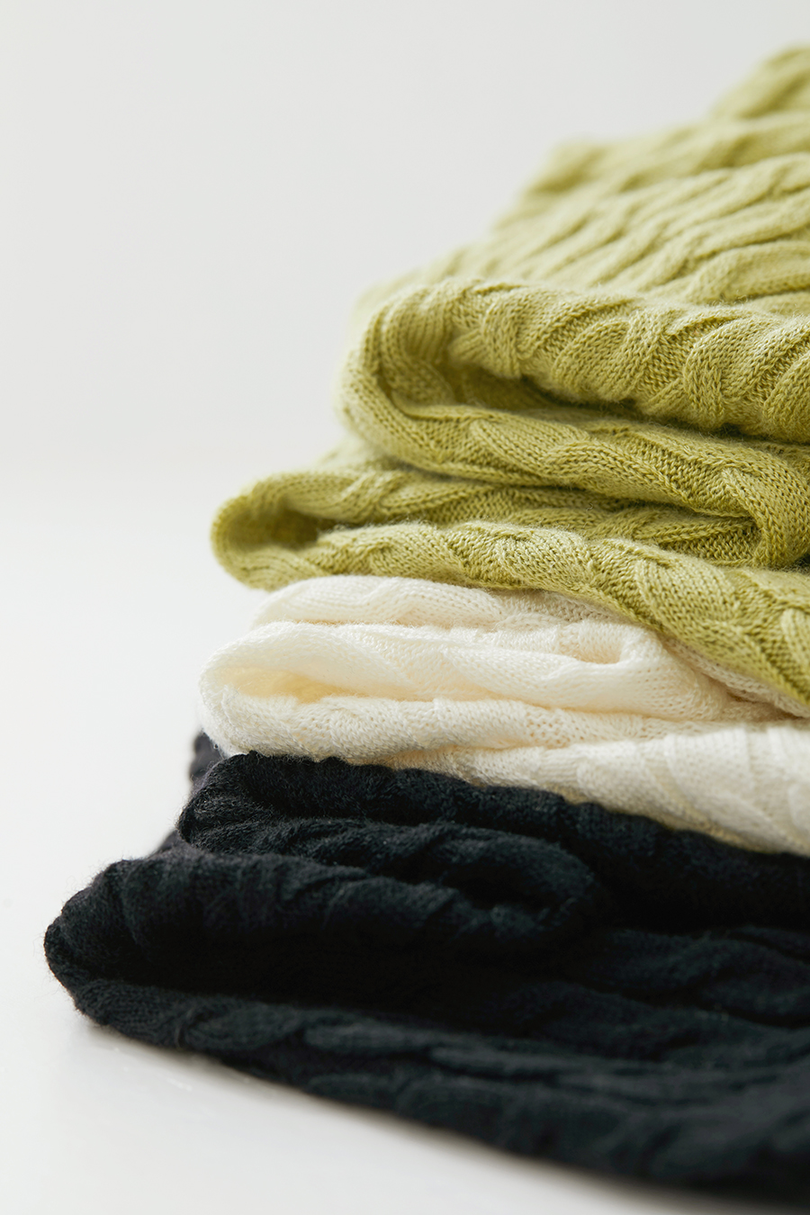 Loose Mid-length Cable Knit Sweater