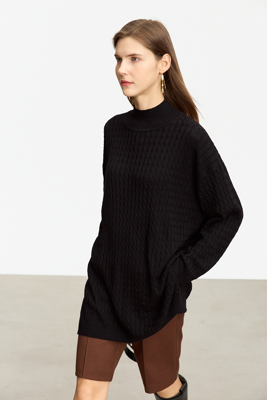 Loose Mid-length Cable Knit Sweater