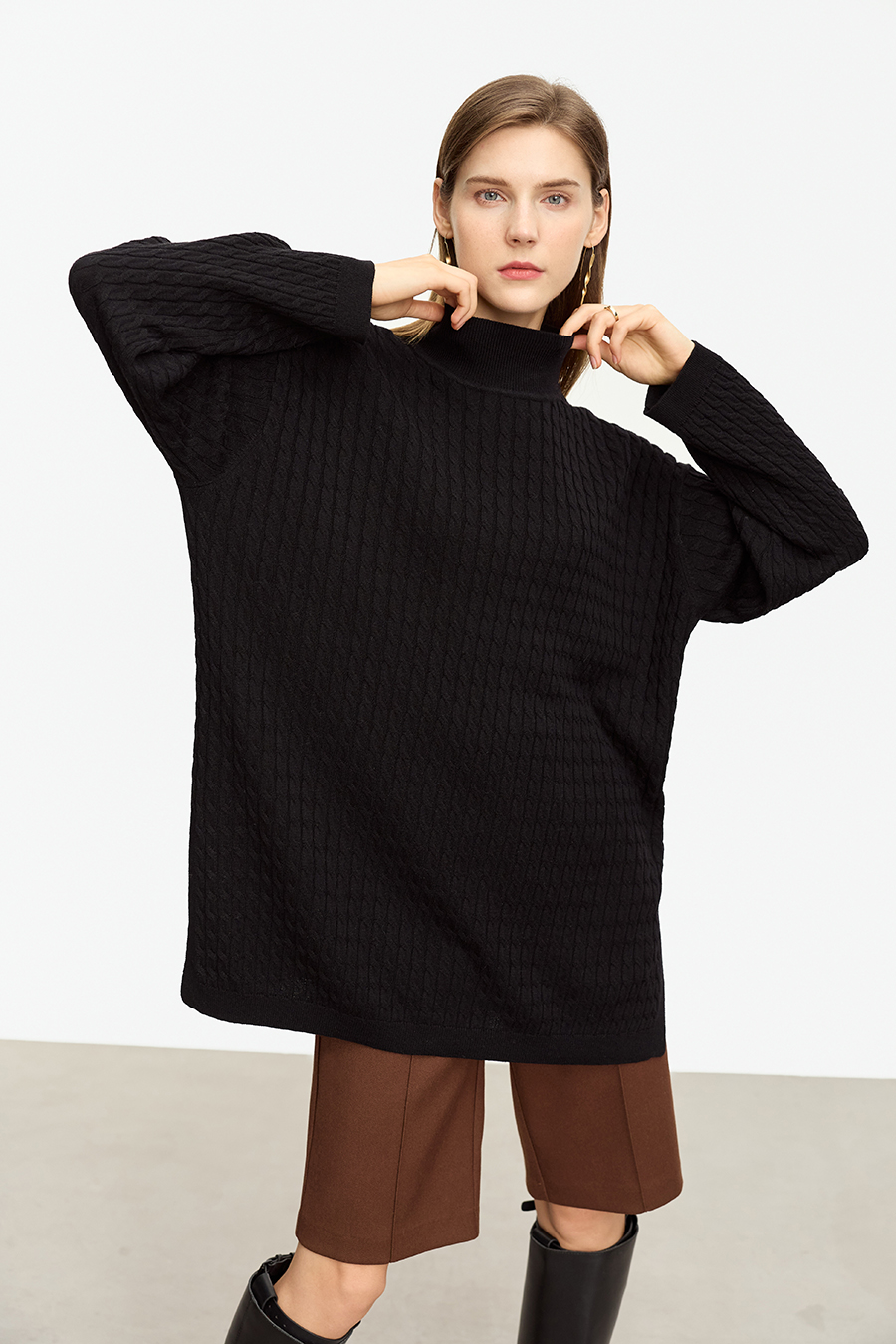 Loose Mid-length Cable Knit Sweater