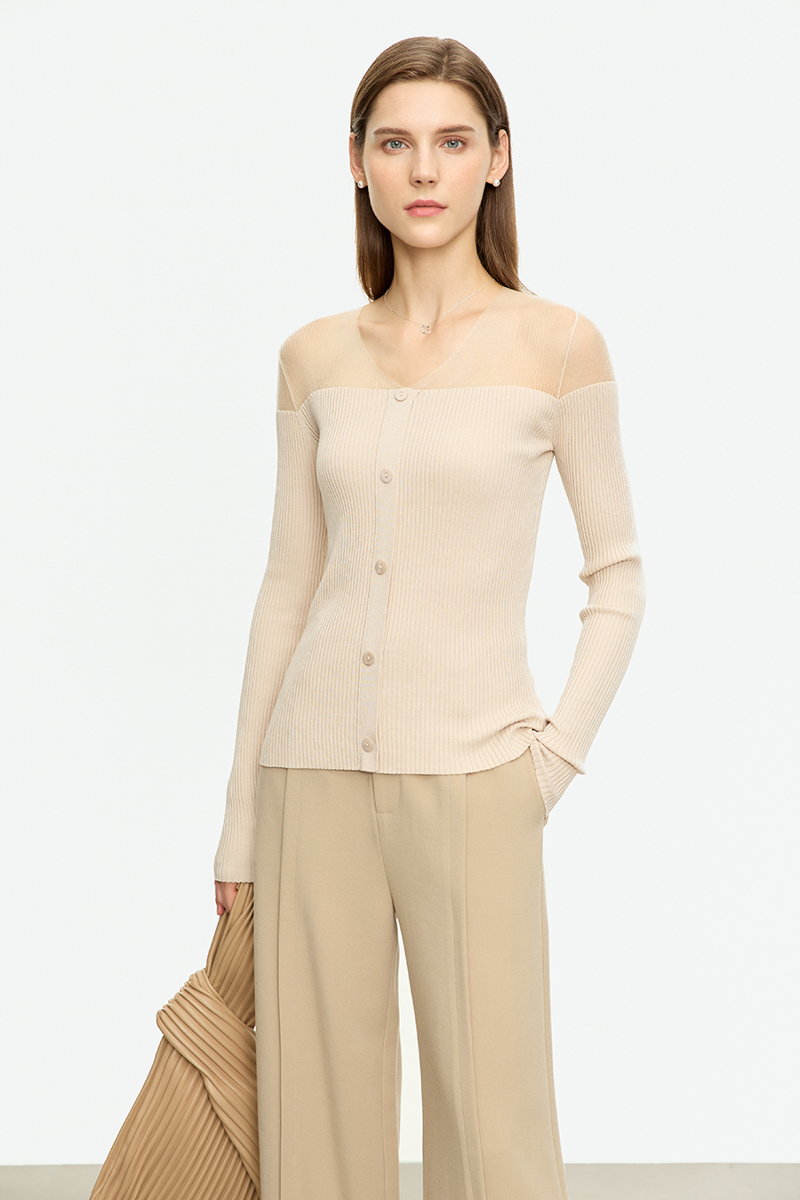Sheer Spliced V-neck Sweater|AMII