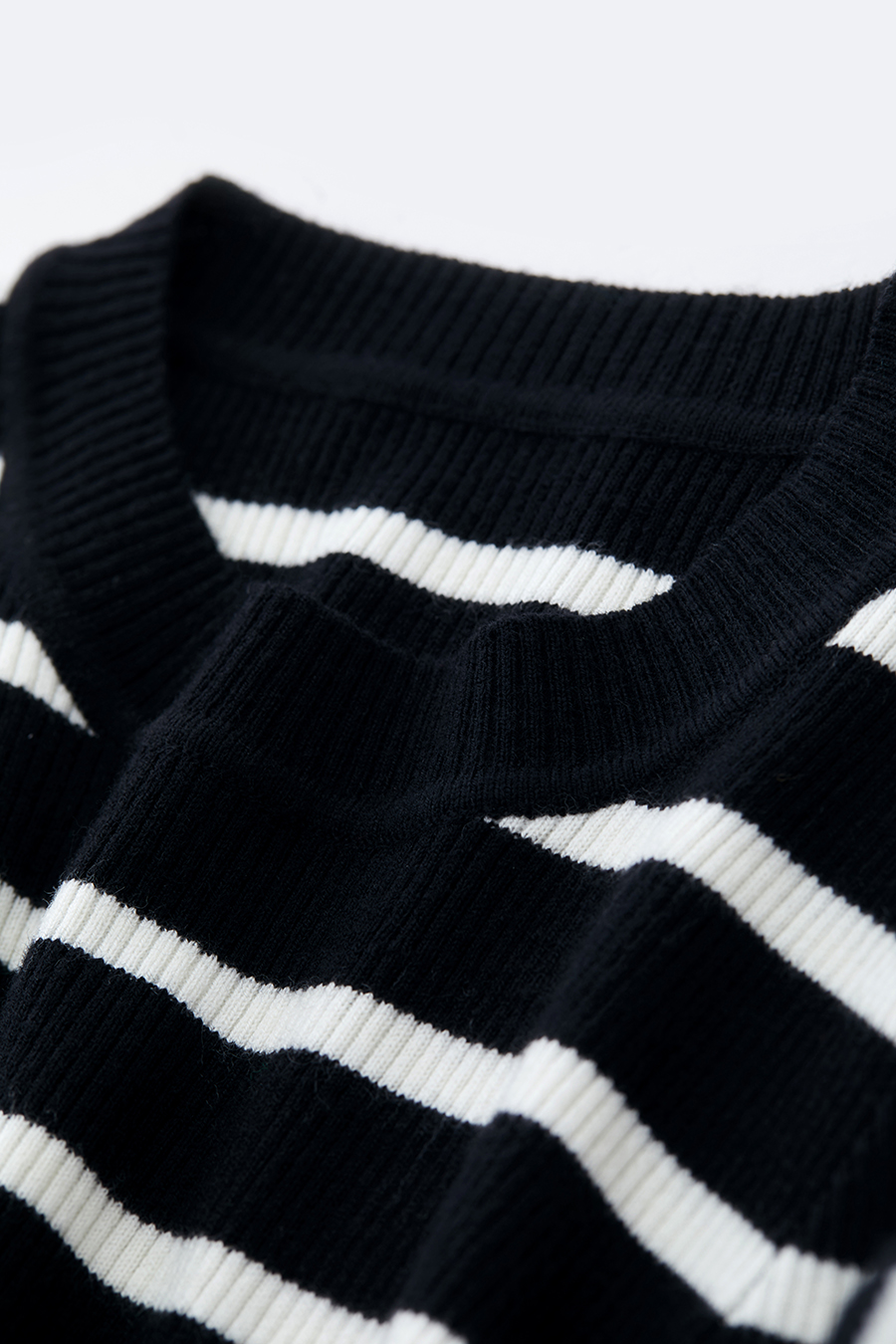 Slim Fit Striped Jacquard Sweater