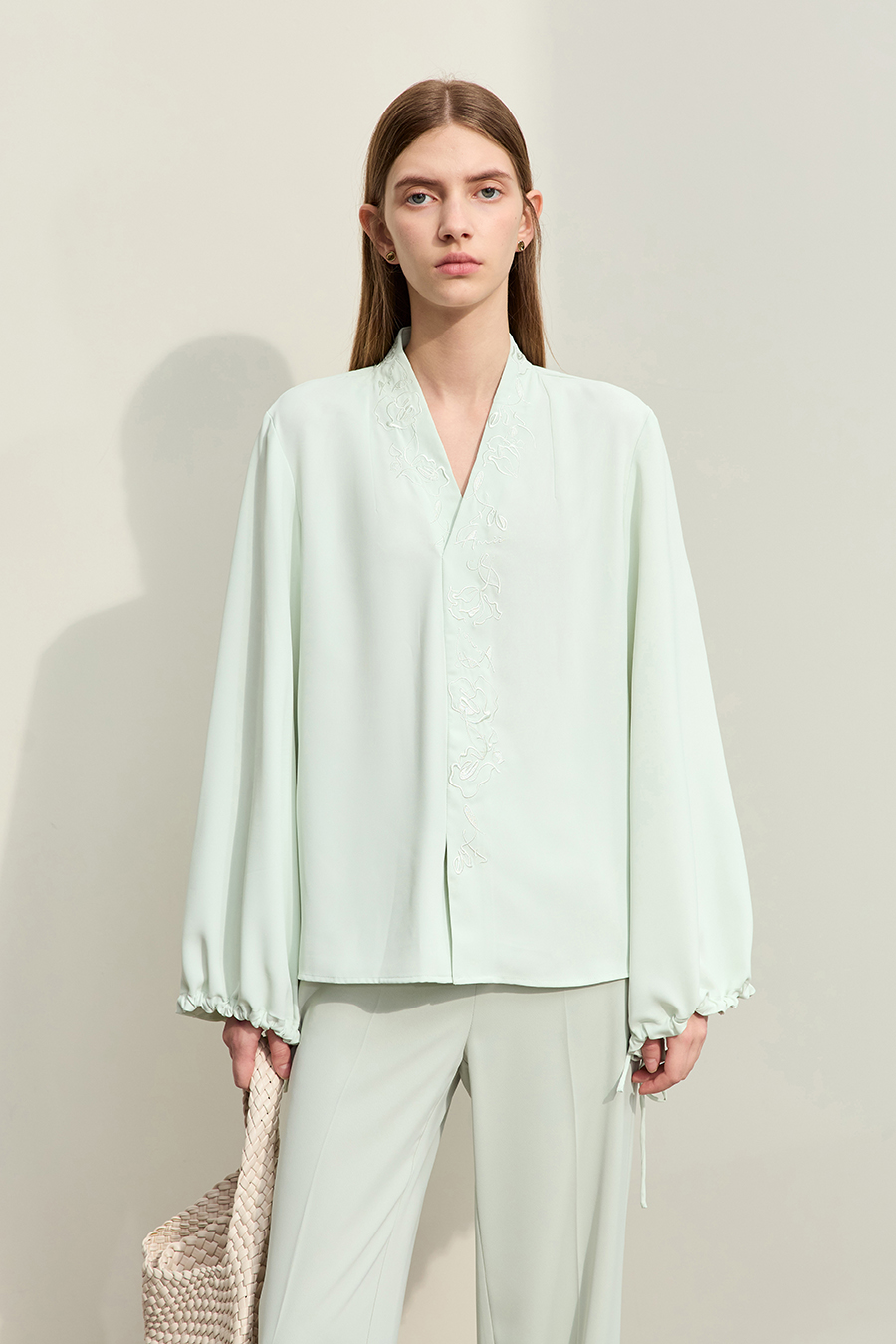 Rose Embroidered Chiffon Blouse|AMII-AMII.com