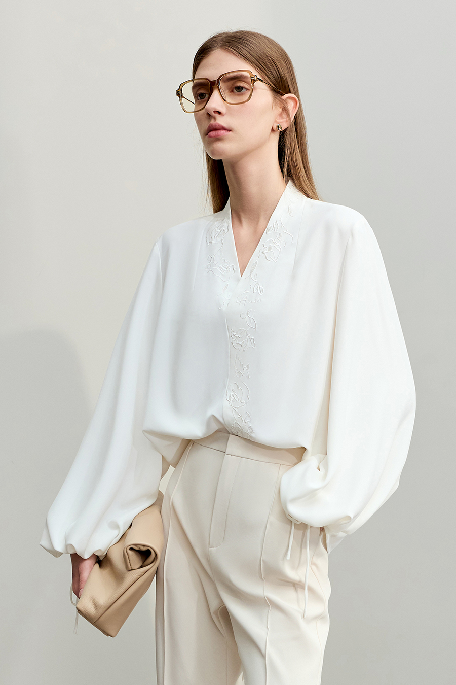 Rose Embroidered Chiffon Blouse|AMII-AMII.com