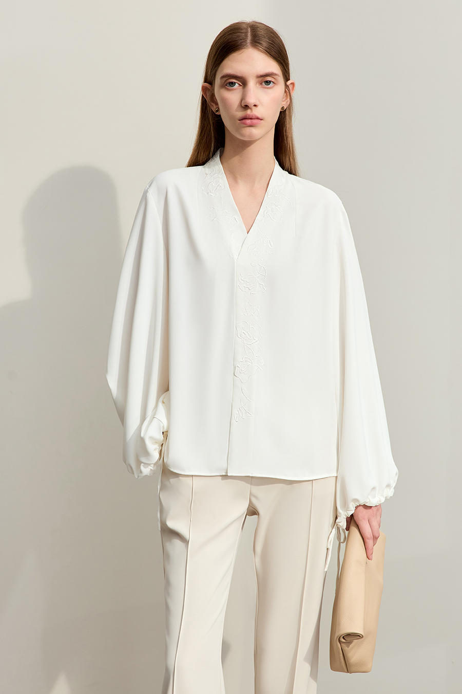 Rose Embroidered Chiffon Blouse|AMII-AMII.com