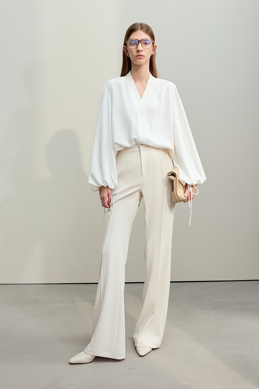 Rose Embroidered Chiffon Blouse|AMII-AMII.com