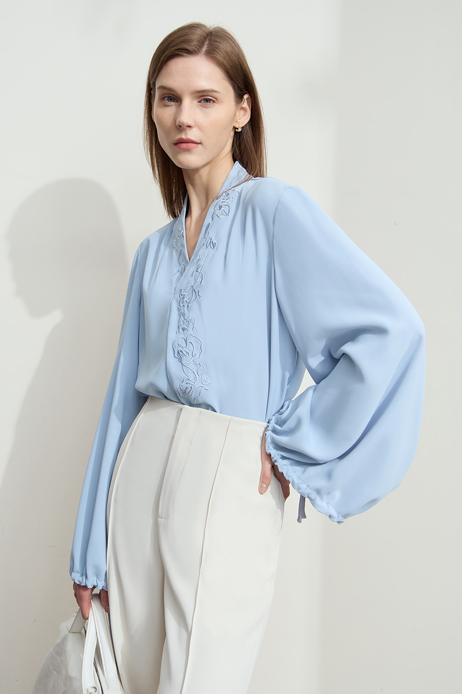 Rose Embroidered Chiffon Blouse|AMII-AMII.com