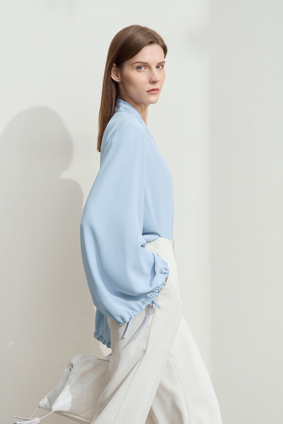 Rose Embroidered Chiffon Blouse|AMII-AMII.com