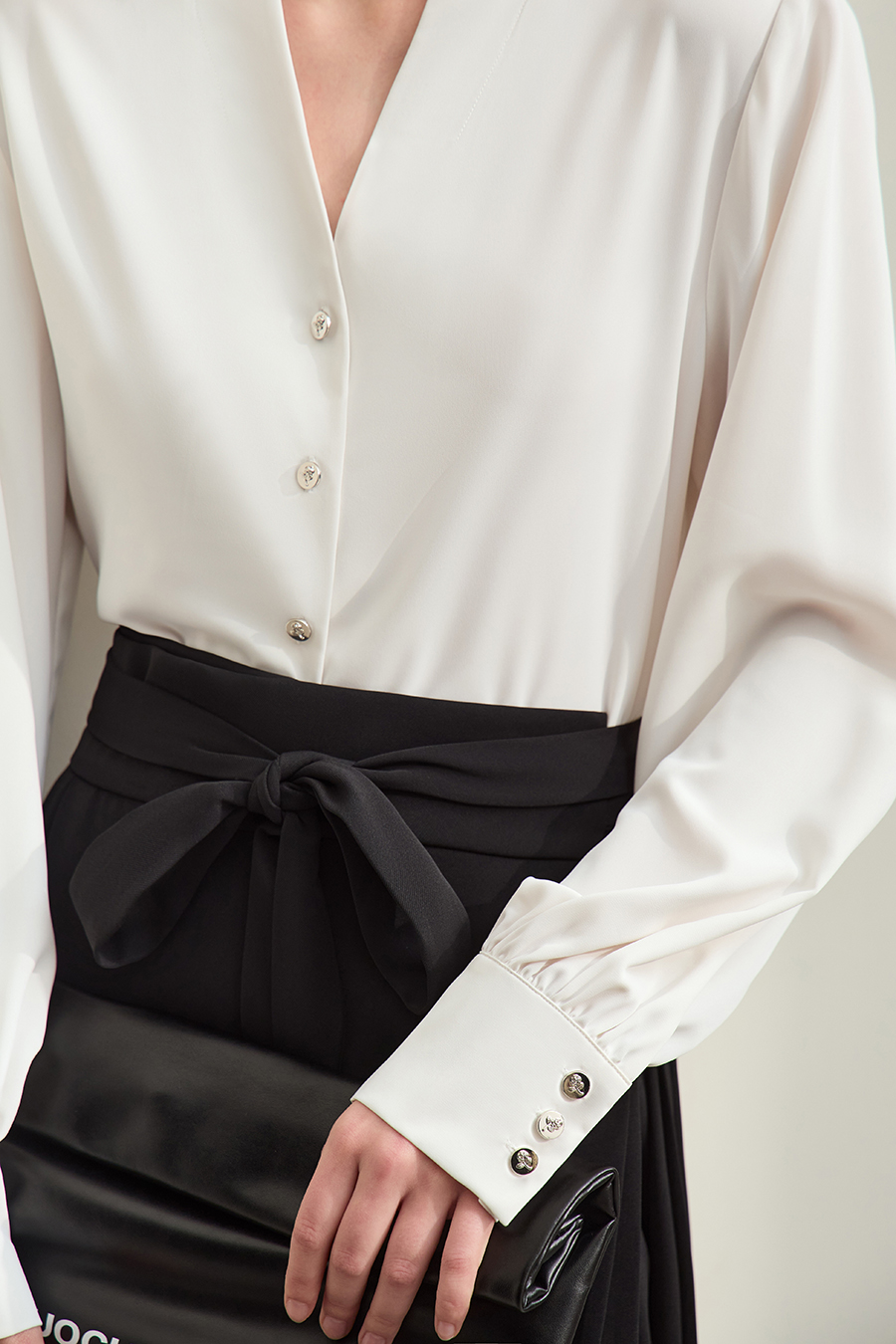 V-neck Lantern Sleeve Shirt