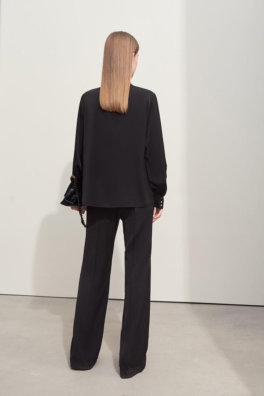 V-neck Lantern Sleeve Shirt