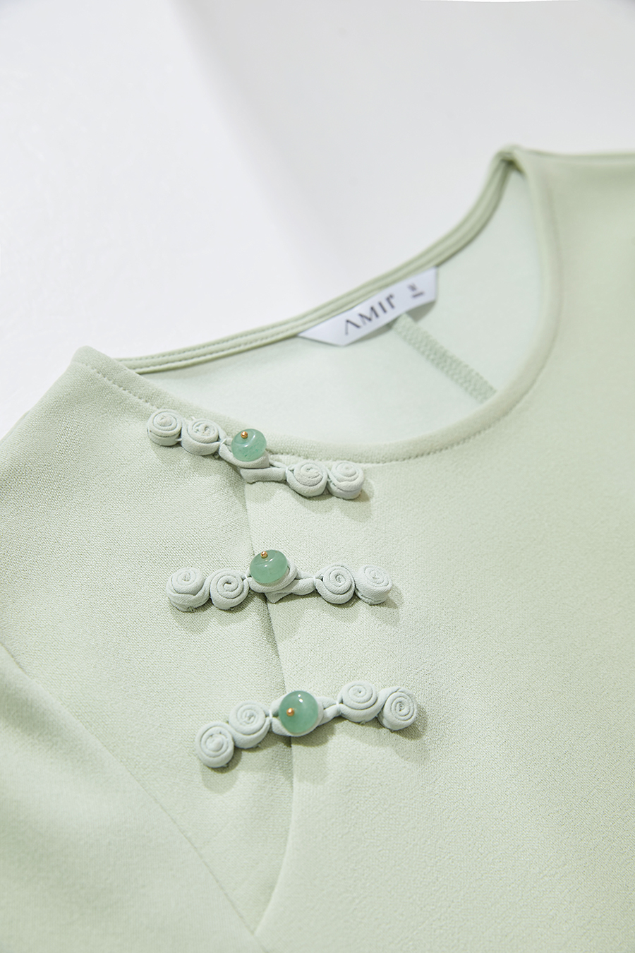 Placket-front slight-stretch dress|AMII