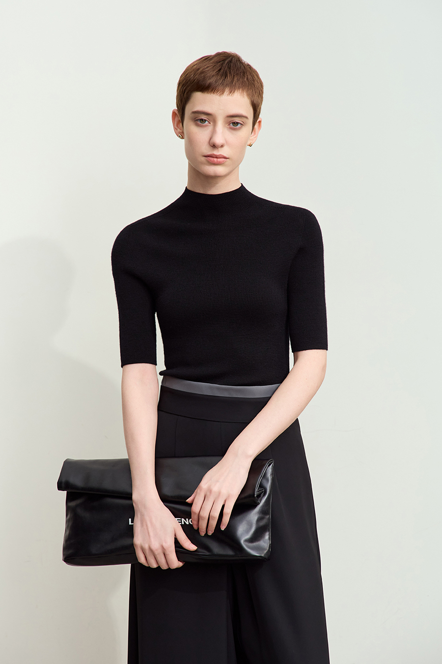 Seamless Mid-Sleeve Sweater