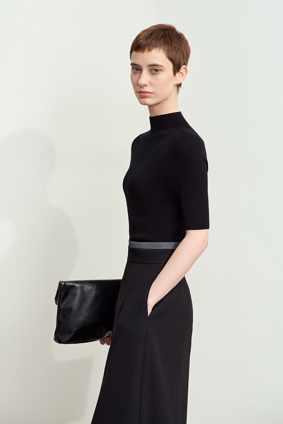 Seamless Mid-Sleeve Sweater