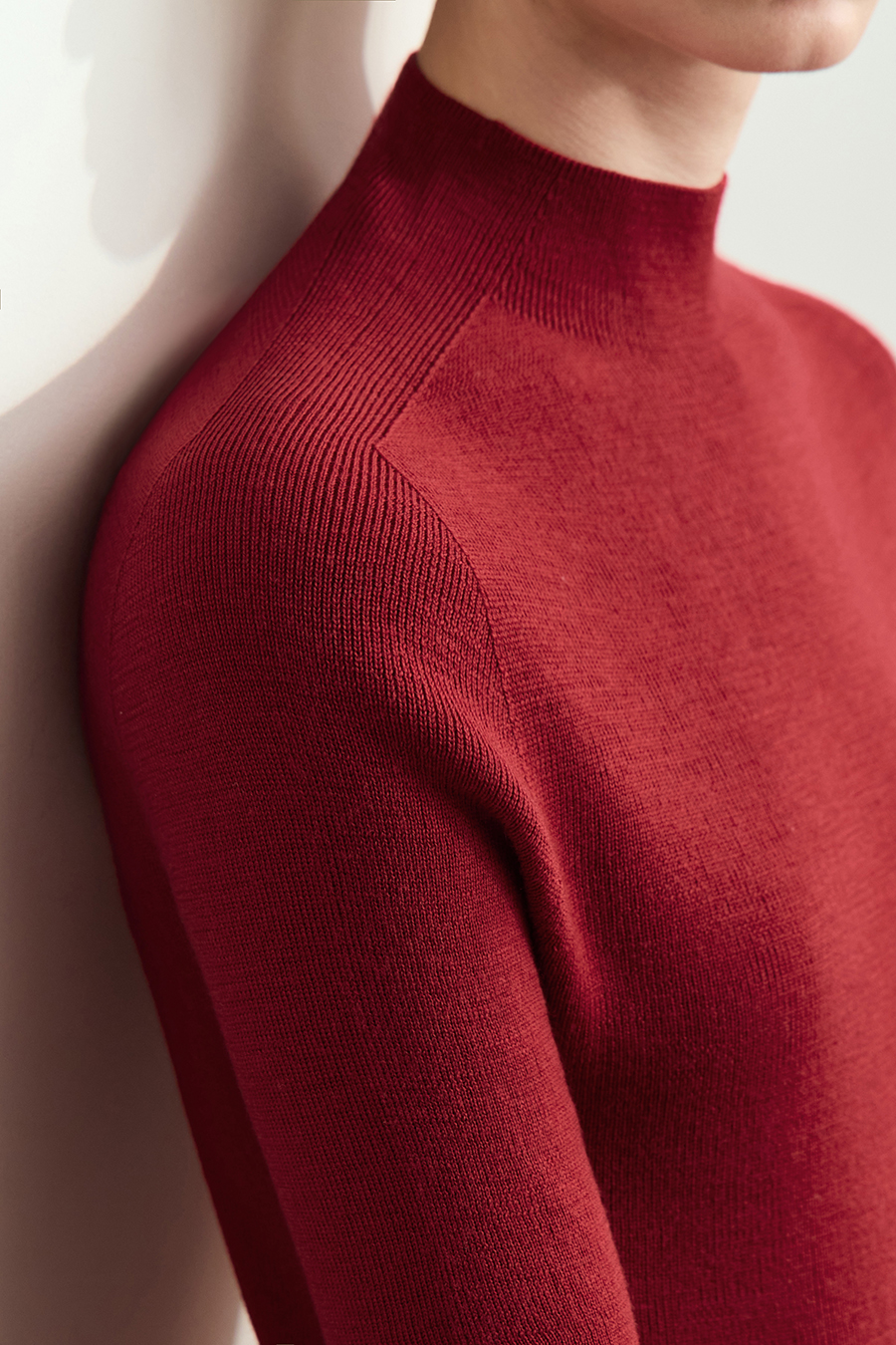 Seamless Mid-Sleeve Sweater