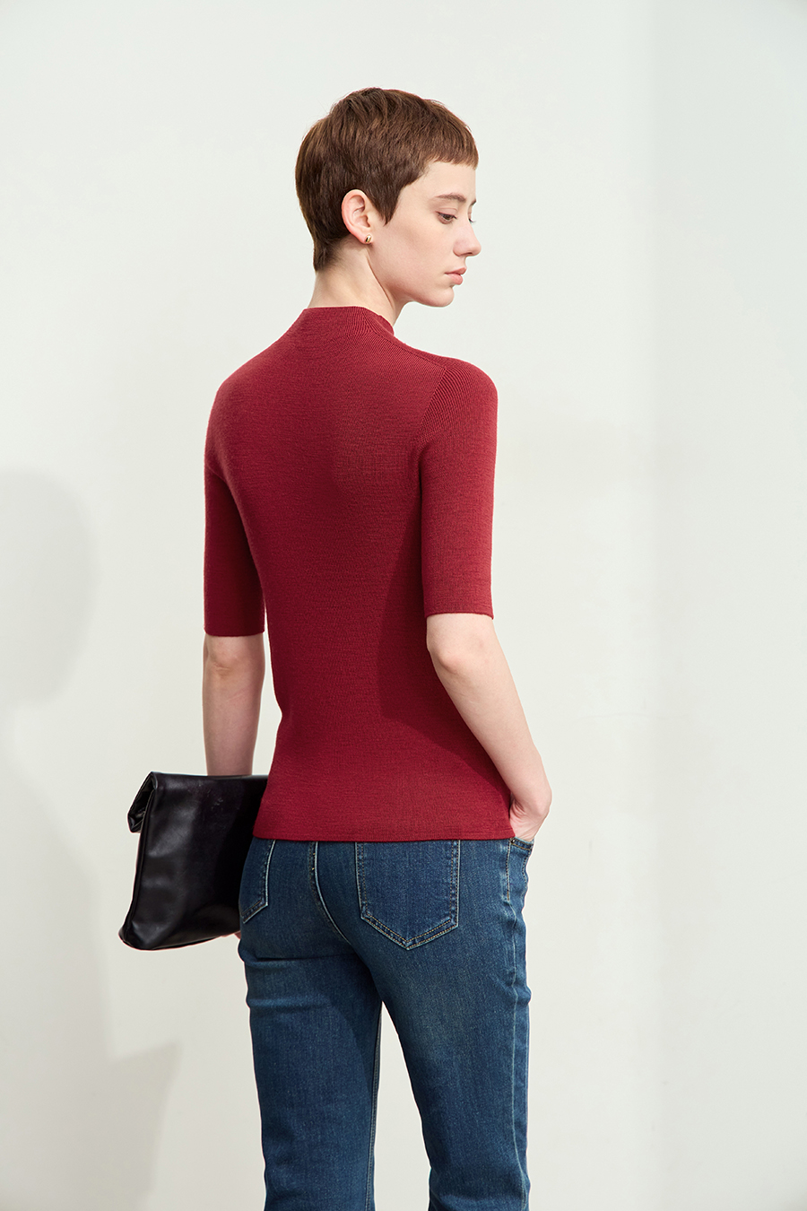 Seamless Mid-Sleeve Sweater