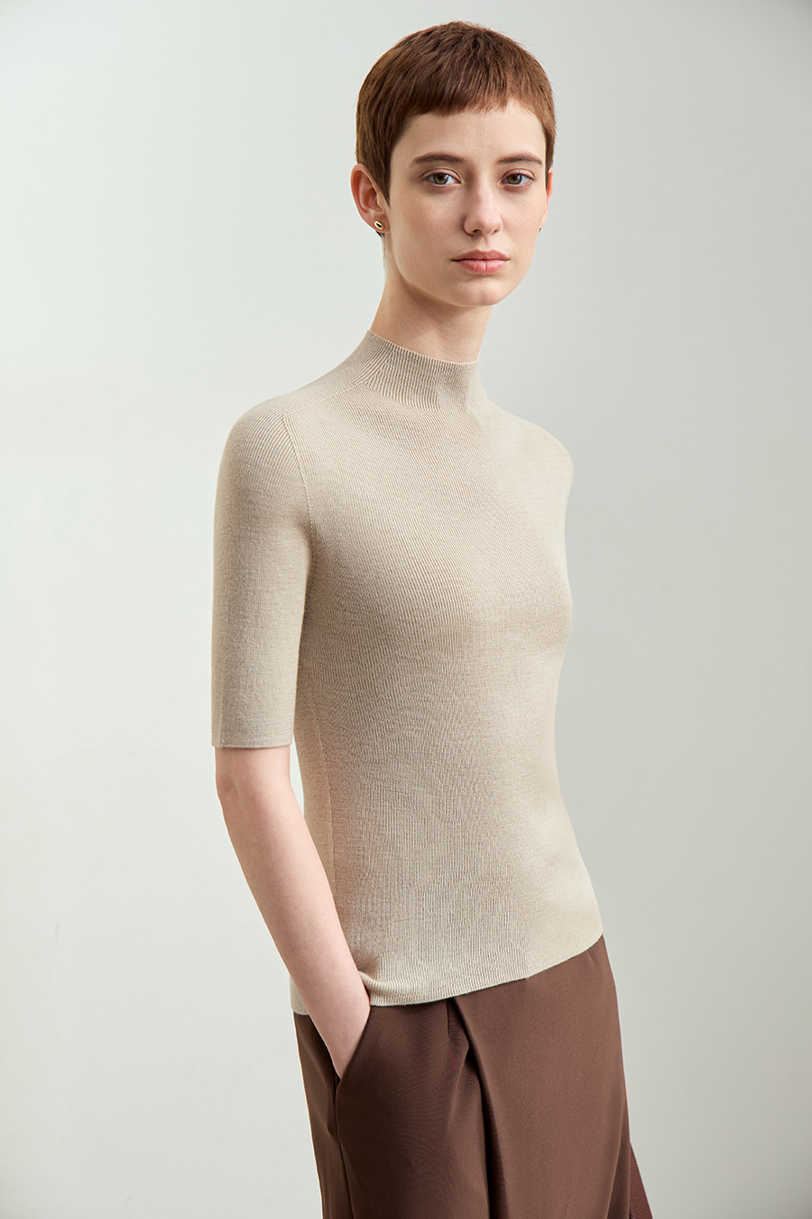 Seamless Mid-Sleeve Sweater