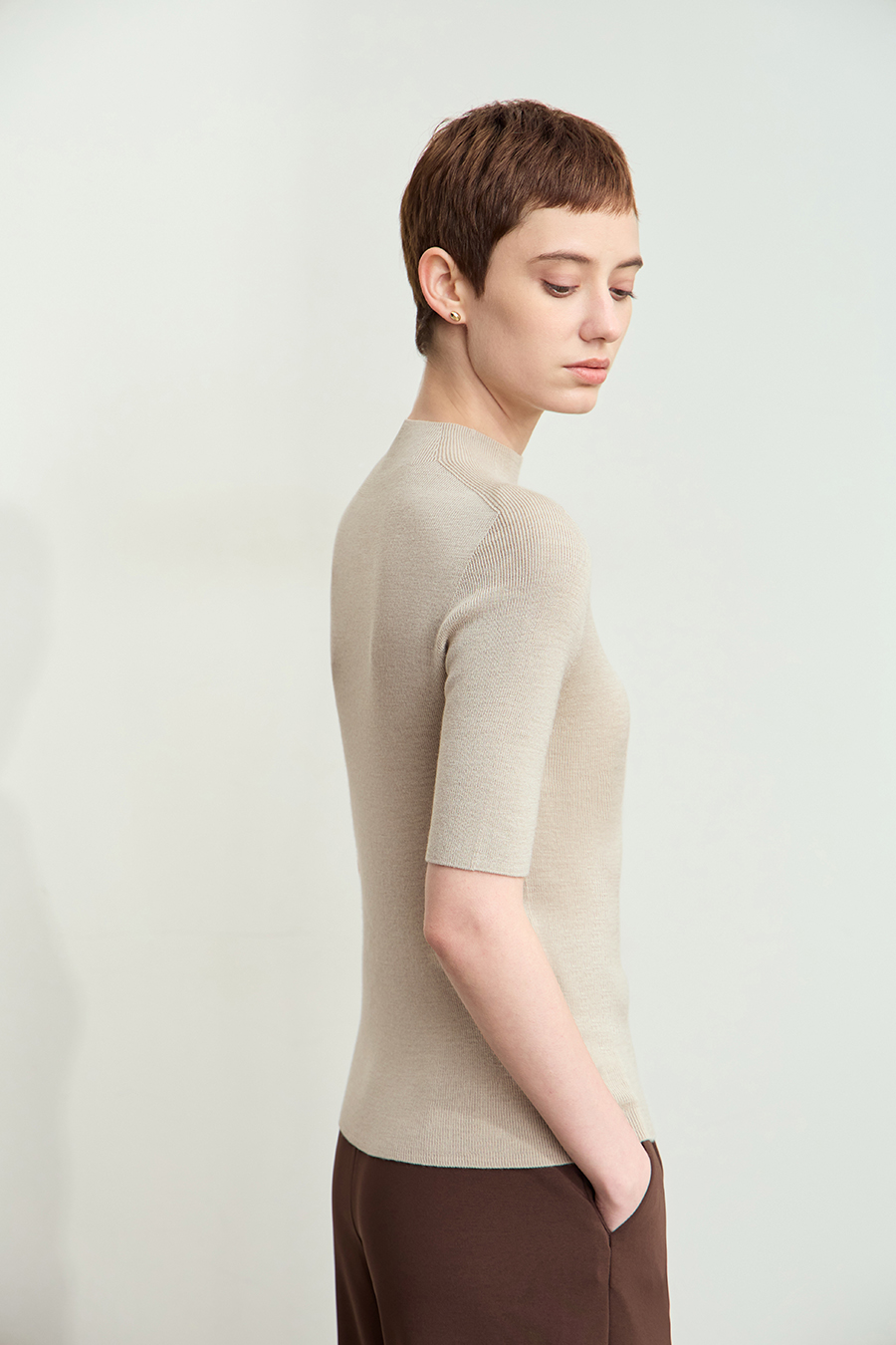 Seamless Mid-Sleeve Sweater