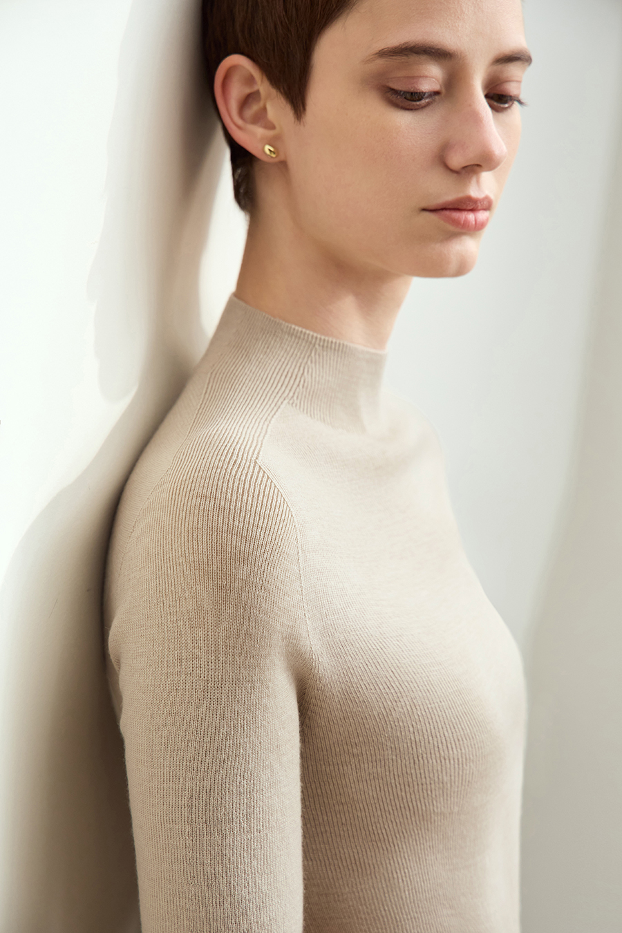 Seamless Mid-Sleeve Sweater
