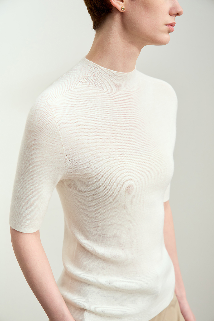 Seamless Mid-Sleeve Sweater