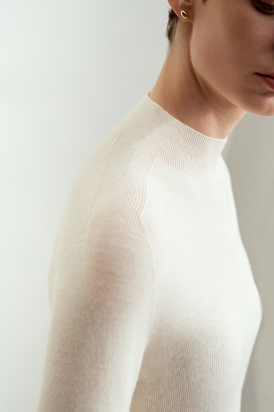 Seamless Mid-Sleeve Sweater