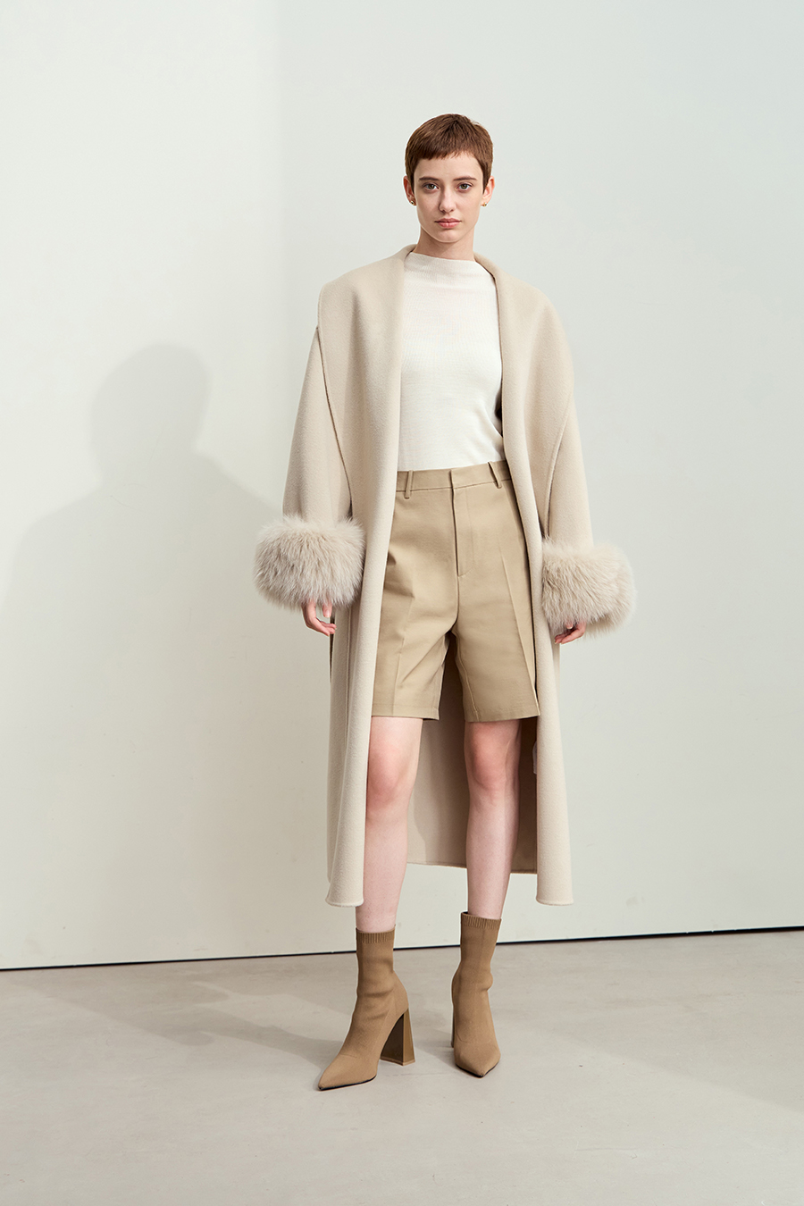 Seamless Mid-Sleeve Sweater