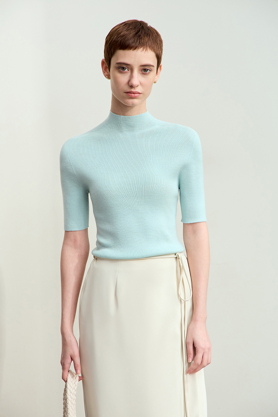 Seamless Mid-Sleeve Sweater