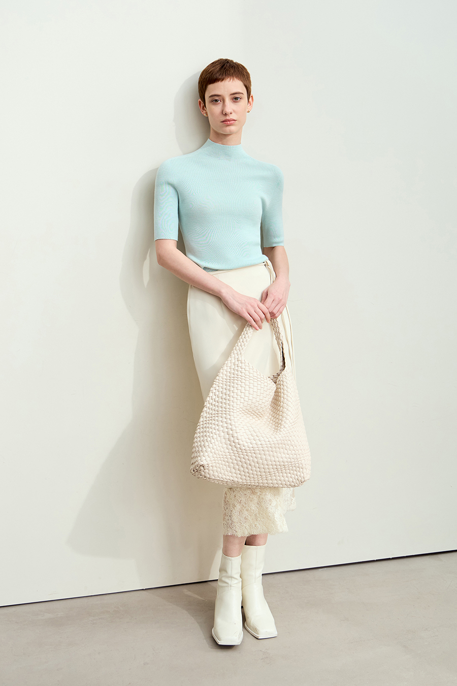 Seamless Mid-Sleeve Sweater