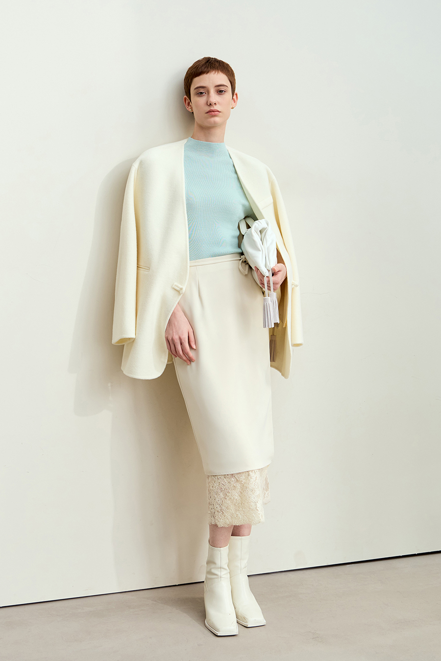 Seamless Mid-Sleeve Sweater