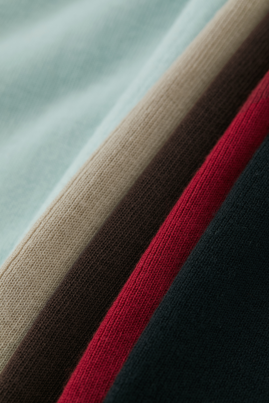 Seamless Mid-Sleeve Sweater