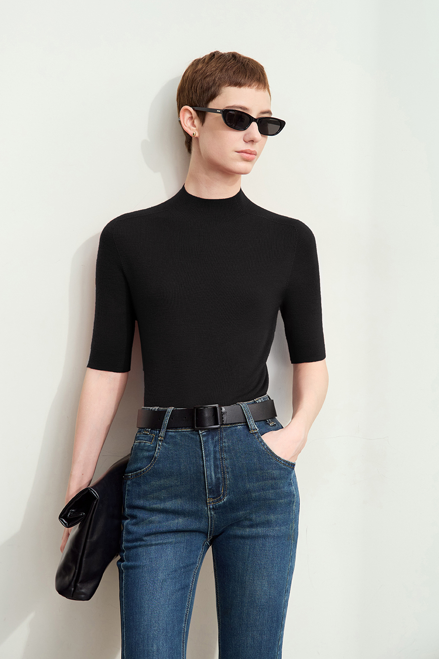 Seamless Mid-Sleeve Sweater