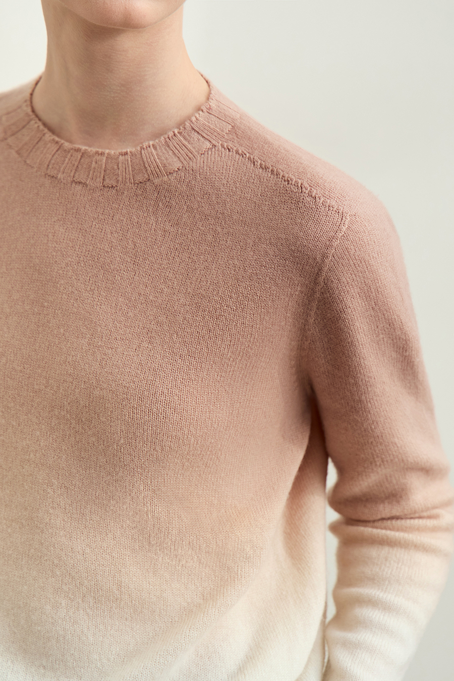 Crew Neck Seamless Ombre Sweater