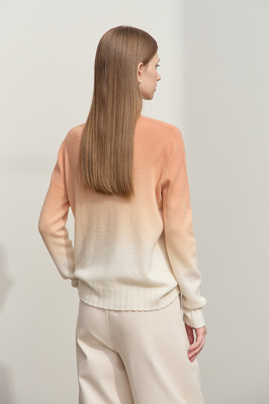 Crew Neck Seamless Ombre Sweater