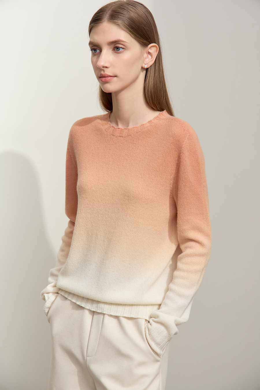 Crew Neck Seamless Ombre Sweater
