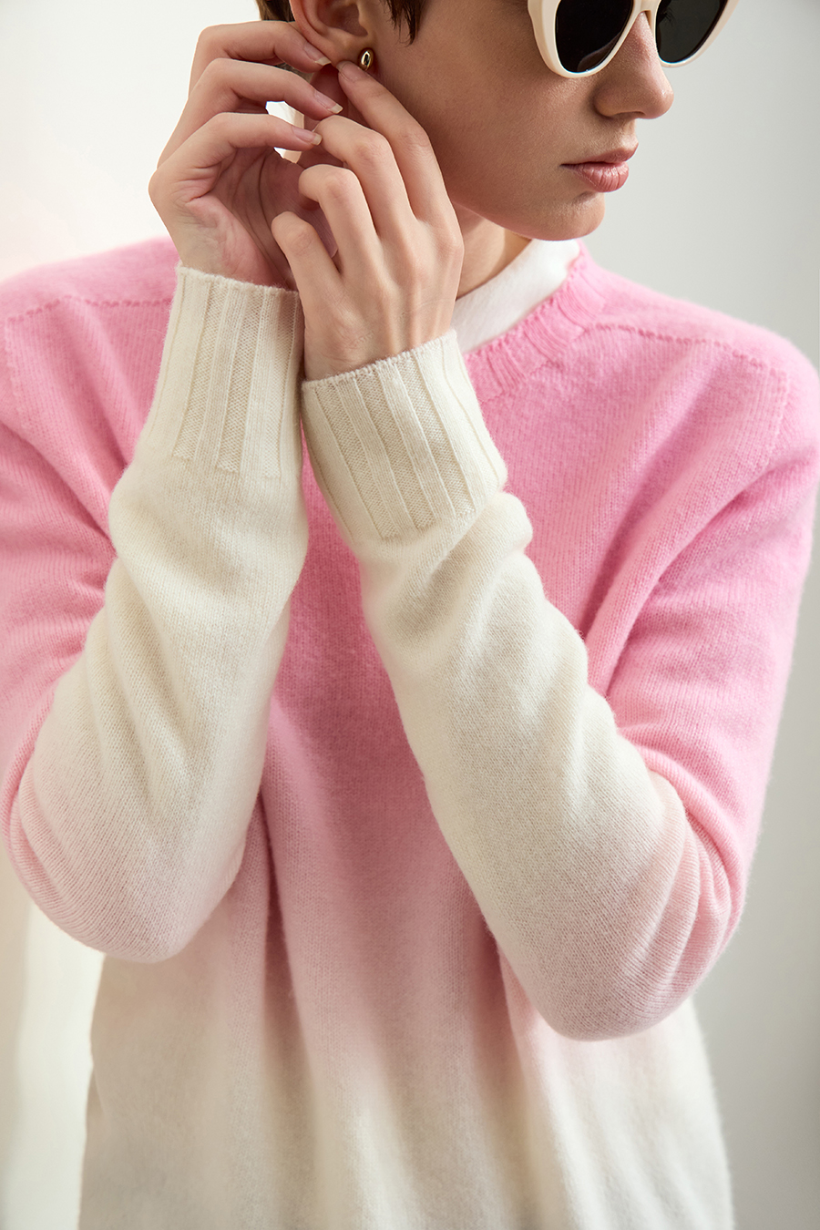 Crew Neck Seamless Ombre Sweater