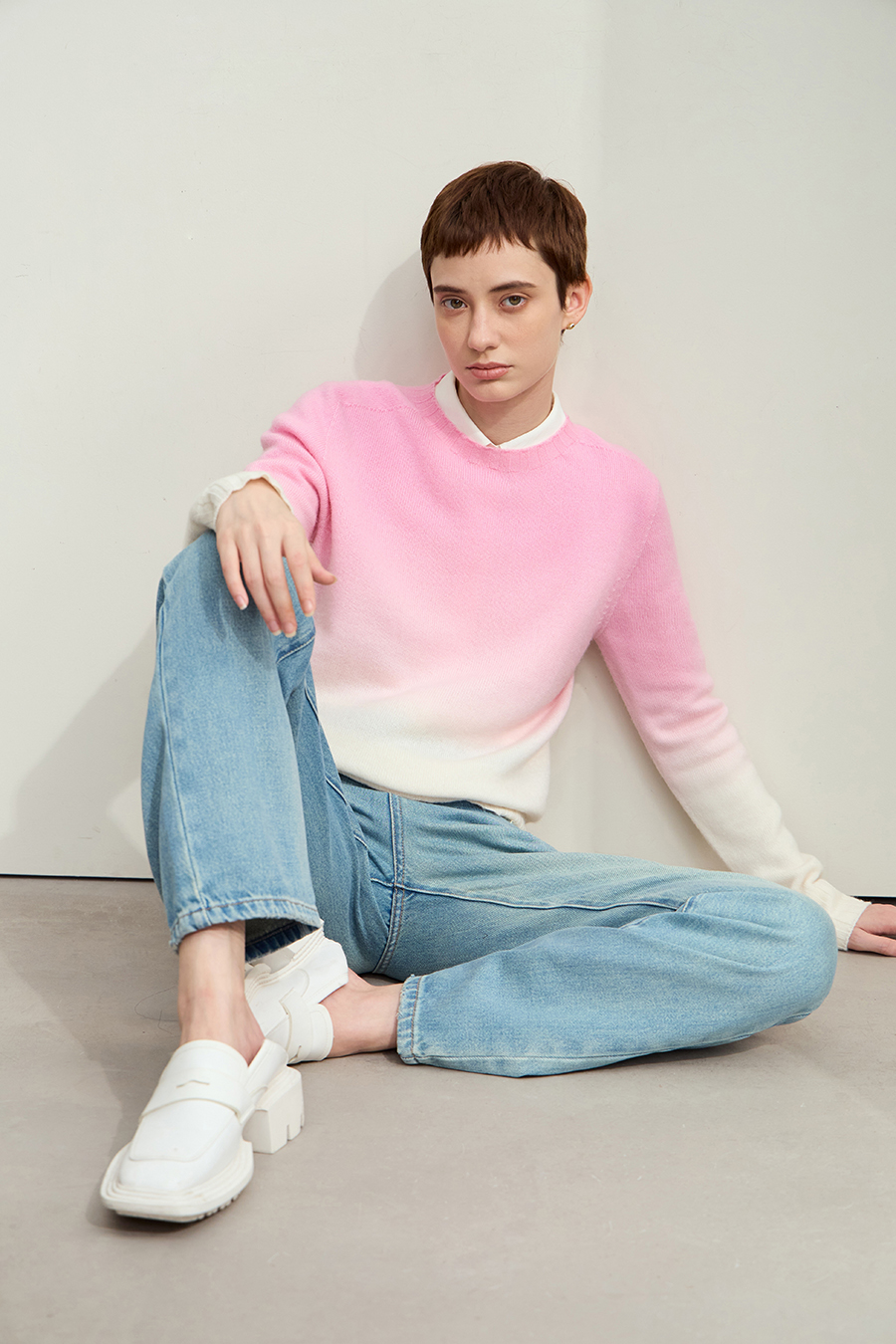 Crew Neck Seamless Ombre Sweater