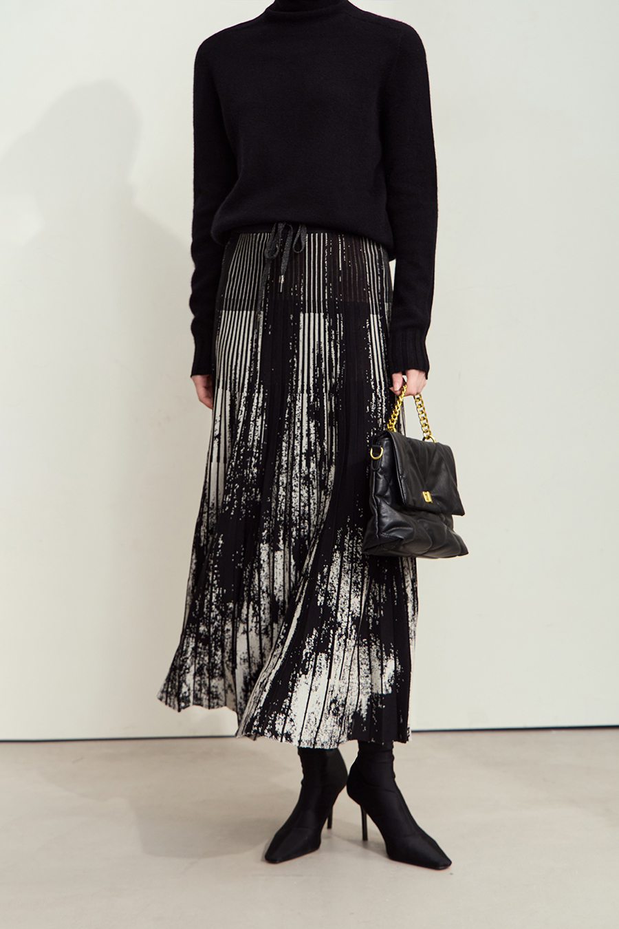 Jacquard Pleated Midi Skirt