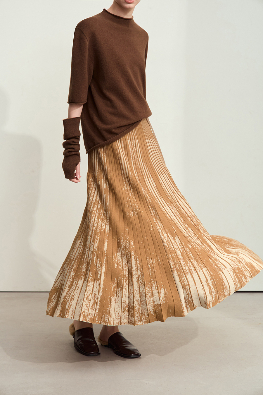 Jacquard Pleated Midi Skirt