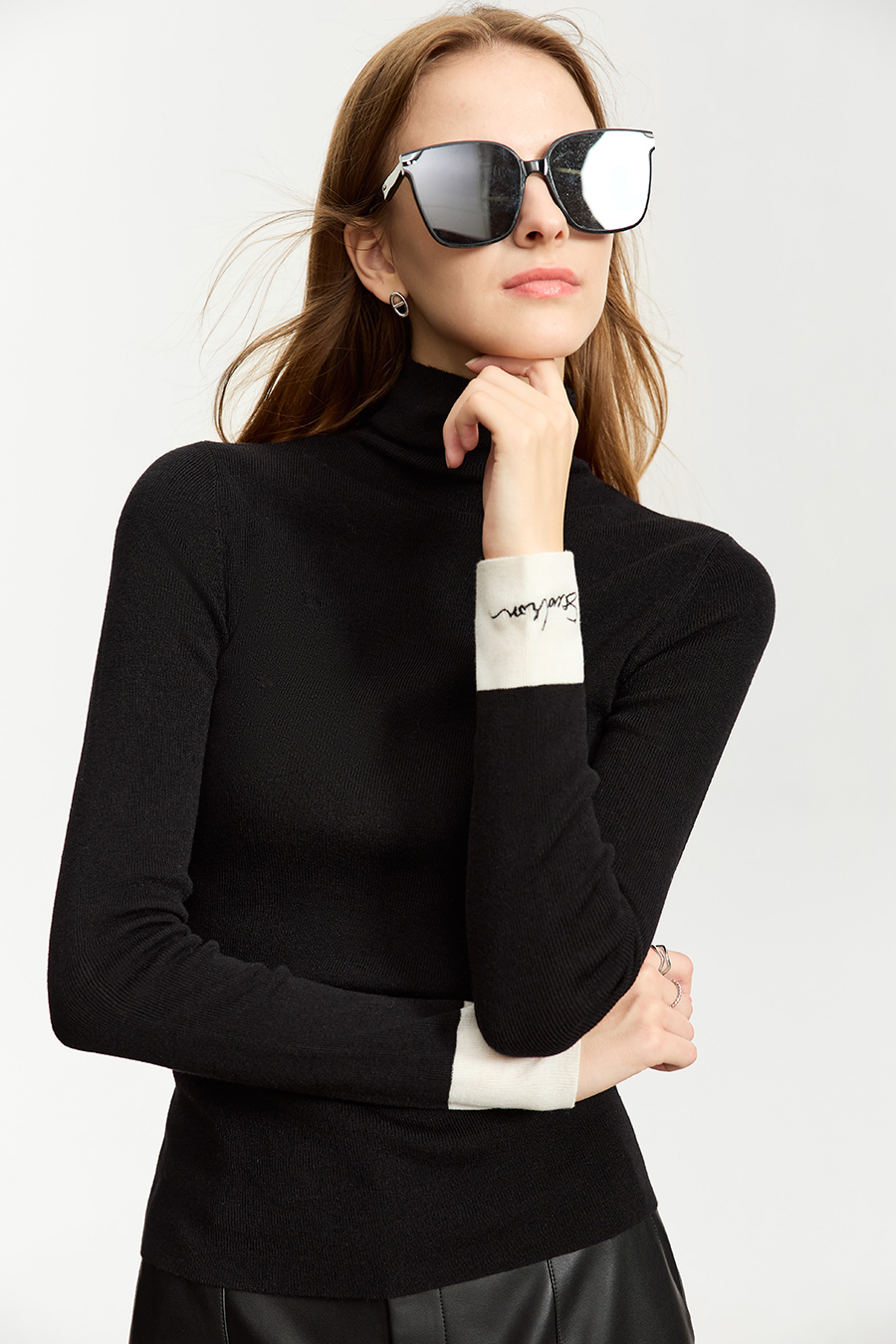 Slim-fit Turtleneck Color-block Sweater