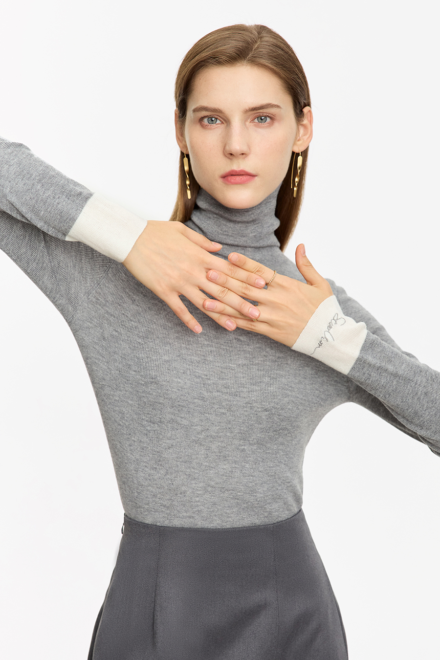 Slim-fit Turtleneck Color-block Sweater