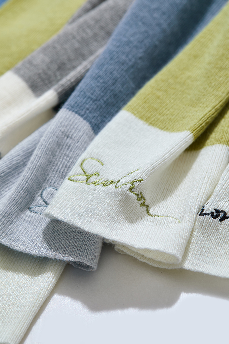 Slim-fit Turtleneck Color-block Sweater